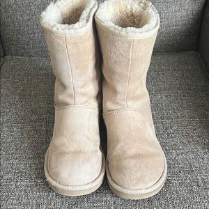 Women's Tan Shearling Boots and chunky